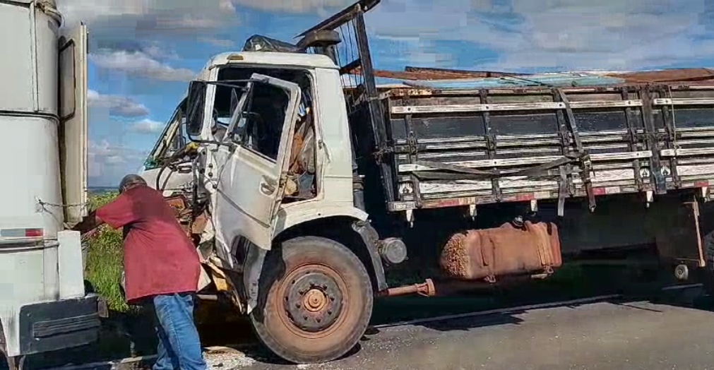 Grave Acidente na PR-317 Deixa Motorista Ferido